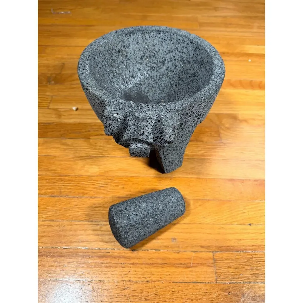 Large Pig-Shaped Volcanic Stone Molcajete Mortar & Pestle – Approx. 9 Inches